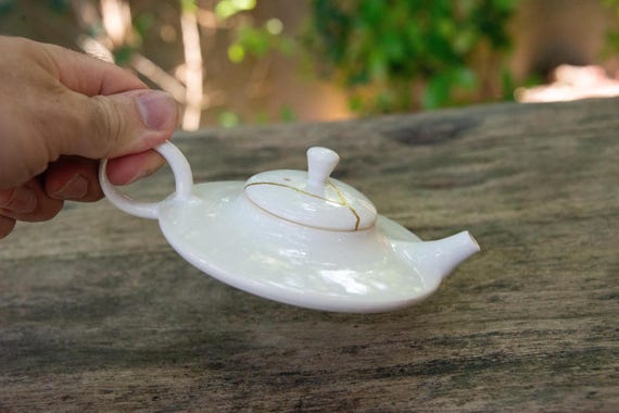 Small Flat Teapot 120 ml with Kintsugi repaired lid — photo 3 of 10