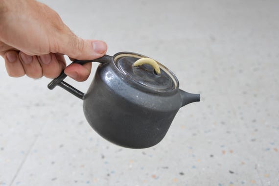 Teapot in matt black glaze — photo 9 of 10