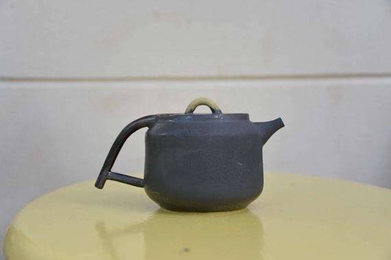 Teapot in matt black glaze — photo 2 of 10