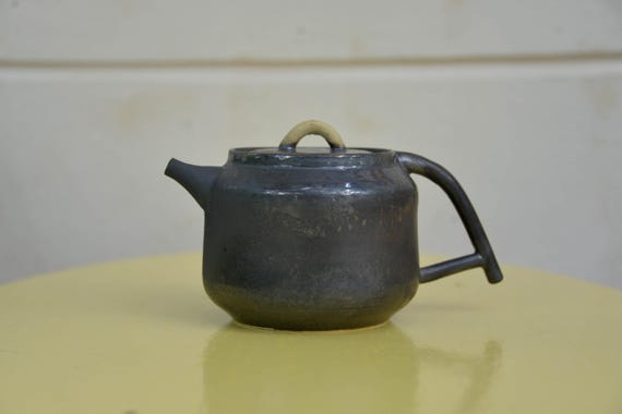 Teapot in matt black glaze — photo 6 of 10