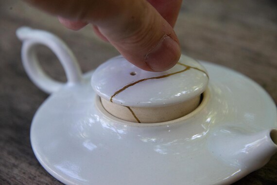 Small Flat Teapot 120 ml with Kintsugi repaired lid — photo 7 of 10