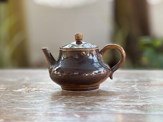 Teapot in black iridescent glaze 250 ml — photo 3 of 10