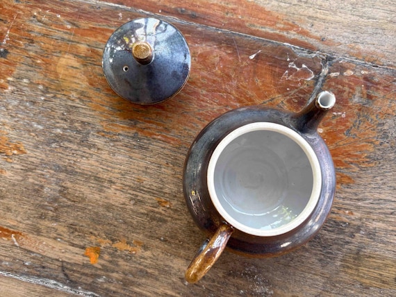 Teapot in black iridescent glaze 250 ml — photo 7 of 10