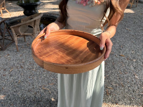 Walnut wood round tray — photo 8 of 9
