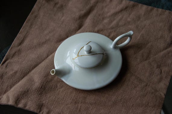 Small Flat Teapot 120 ml with Kintsugi repaired lid